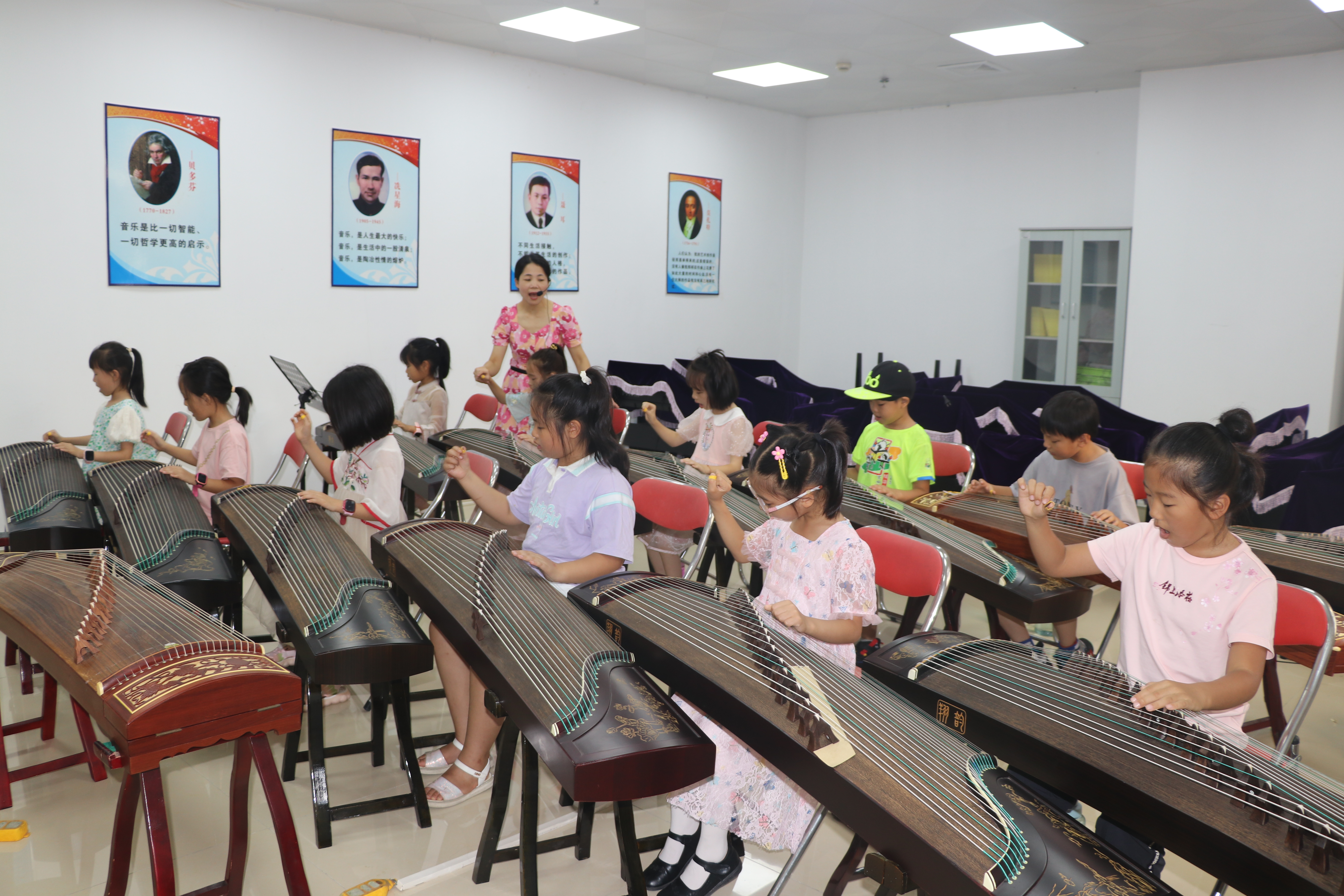圖1：少兒古箏班.JPG